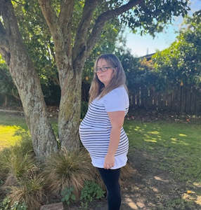 Shannon Maternity & Breastfeeding Tee - White