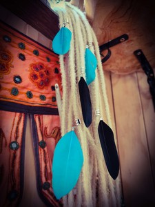 Dreadlock Decoration: Feather cuffs