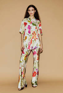 Silk Laundry: Silk Laundry Short  Sleeve Boyfriend Shirt Wonderland