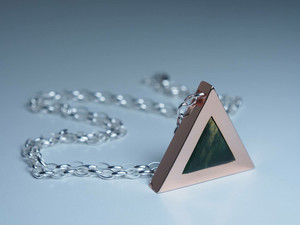 Products: Triangle of Rose Two Donalds