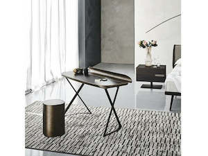 Desks: COCOON LEATHER