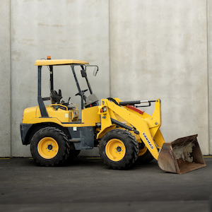 Diggers Excavators: Yanmar V2 Loader - Ultraquip Hire