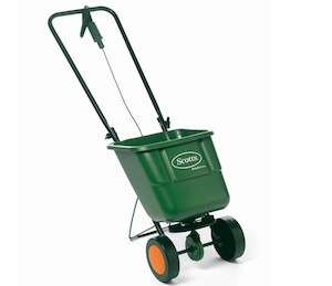 Lawn Fertiliser Spreader - Ultraquip Hire