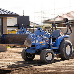 Tractor 30 HP Iseki with PTO - Ultraquip Hire