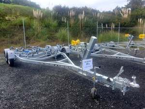 Tandem Axle Boat Trailers: Model 695 Super Heavy Duty Boat Trailer (Tandem Axle)