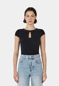 Ownley: Ownley Rina Keyhole Tee Black