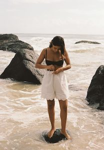 Commonplace Essentials: Commonplace Essentials Alba Short White