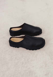 Commonplace X Mckinlays Anderson Slip On Loafer Black