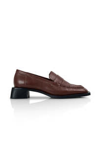 Commonplace Essentials Chelsea Loafer Brown Leather