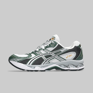 Products: Gel-Nimbus 10.1 - White/Forest Night