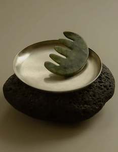 Skincare: HINU Jade Scalp Stimulator