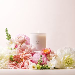 Linden Leaves: Linden Leaves IB Soy Candle Pink Petal 300g