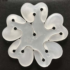 Balloon Garland Tape: DIY Flower Balloon Clips