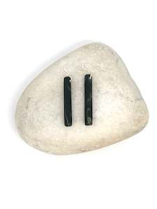 Sands Carving - Mau Taringa Pounamu Earrings / Medium Whā