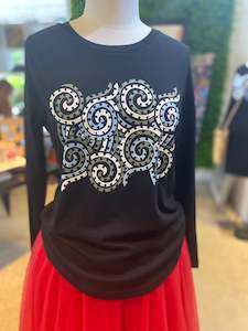 Kakahu Clothing: Ra Gossage -Waipunarangi - Long Sleeve CURVE