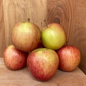 Whats In Season 1: Apples Mixed early Season  1kg