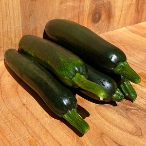 Whats In Season 1: Courgettes Value Bag