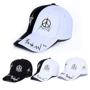Snapback Caps: Custom Graffiti Snapback Baseball Caps Black And White Patchwork Men Women Hip Hop Fashion Casual Hat