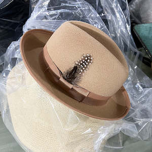 Fedoras Hats: High-grade Fabric Handmade Feather Felt Cap Men's Hamburger Hatband Lining
