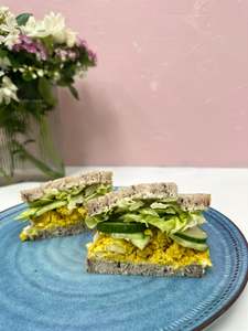 All: Vegan scrambled tofu sandwich (VEGAN)