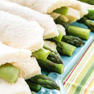 Catering 1: Asparagus Rolls