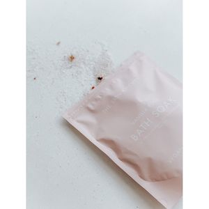 Bath: The Skin Kitchen - Vanilla Rose Bath Soak