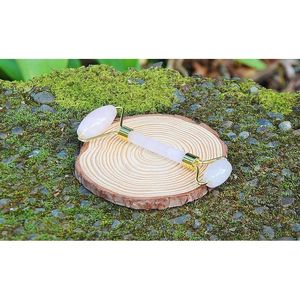 Nudi Point: Rose Quartz Facial Roller