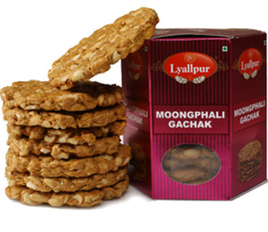 Sweets: Lyallpur Moongphali Gachak 400g