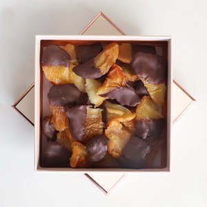 Chocolate dipped Pears (boxed)