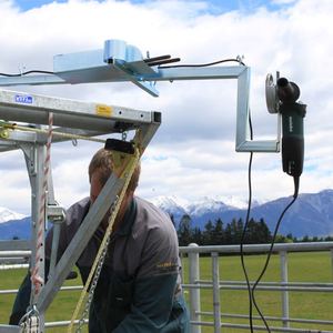 Cattle Crush Accessories: Swing-Around Tool Tray Complete