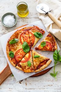 Products: Gluten Freedom Crispy Pizza Bases - Venerdi NZ
