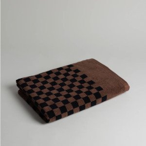 Roman Organic Cotton Pool Towel | Tabac & Noir