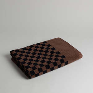Roman Organic Cotton Pool Towel | Tabac & Noir