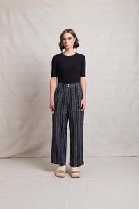 Neris Noah Tee | Black
