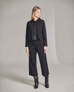 Peruzzi: Peruzzi-Hammered Stud Top | Black