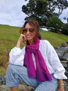 Mix of magenta, fuchsia and violet. Feathers on scarf, full of energy Hollywood &hellip;