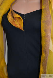 Accesories: Yellow honey brooch 4220