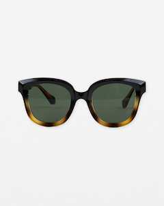 Sunglasses: Manhatten Sunglasses Gradient Tort