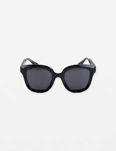 Sunglasses: Manhatten Sunglasses Black