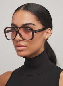 All: Yara Tort/Pink Fade
