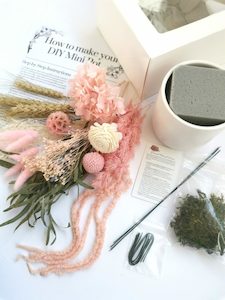 Products: DIY Dried Flower Kit - Mini Pot - Gift Boxes Dried flowers Hire flowers Dried wedding Flowers