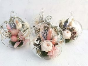 Dried Flower Orb - Gift Boxes Dried flowers Hire flowers Dried wedding Flowers