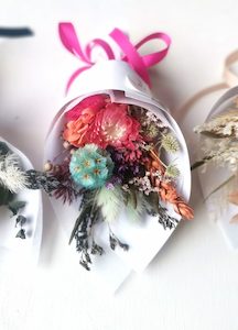 Products: Dried Flower Bouquet - Tiny - Gift Boxes Dried flowers Hire flowers Dried wedding Flowers