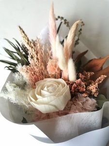 Products: Dried Flower Bouquet- Small - Gift Boxes Dried flowers Hire flowers Dried wedding Flowers