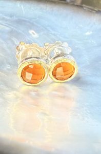 Products: silver and 22 carat gold earrings