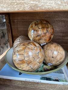 Vault: Wooden balls