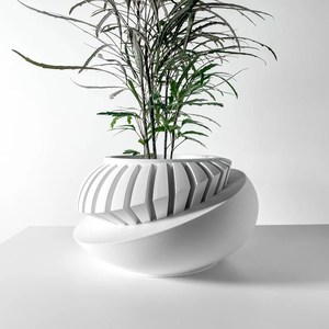 Products: Luxor Planter Pot with Drip Tray