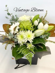 Florists Choice: Neutrals Bunch – Floral Bouquet