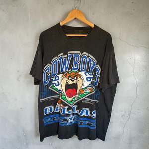 New Arrivals: Taz Dallas Cowboys T-Shirt (XL)