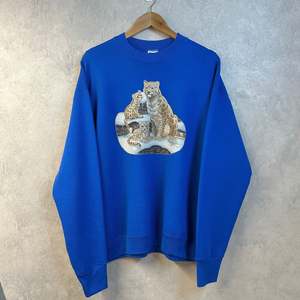 Sweats Hoodies: Fruit of the Loom Sweatshirt (L)